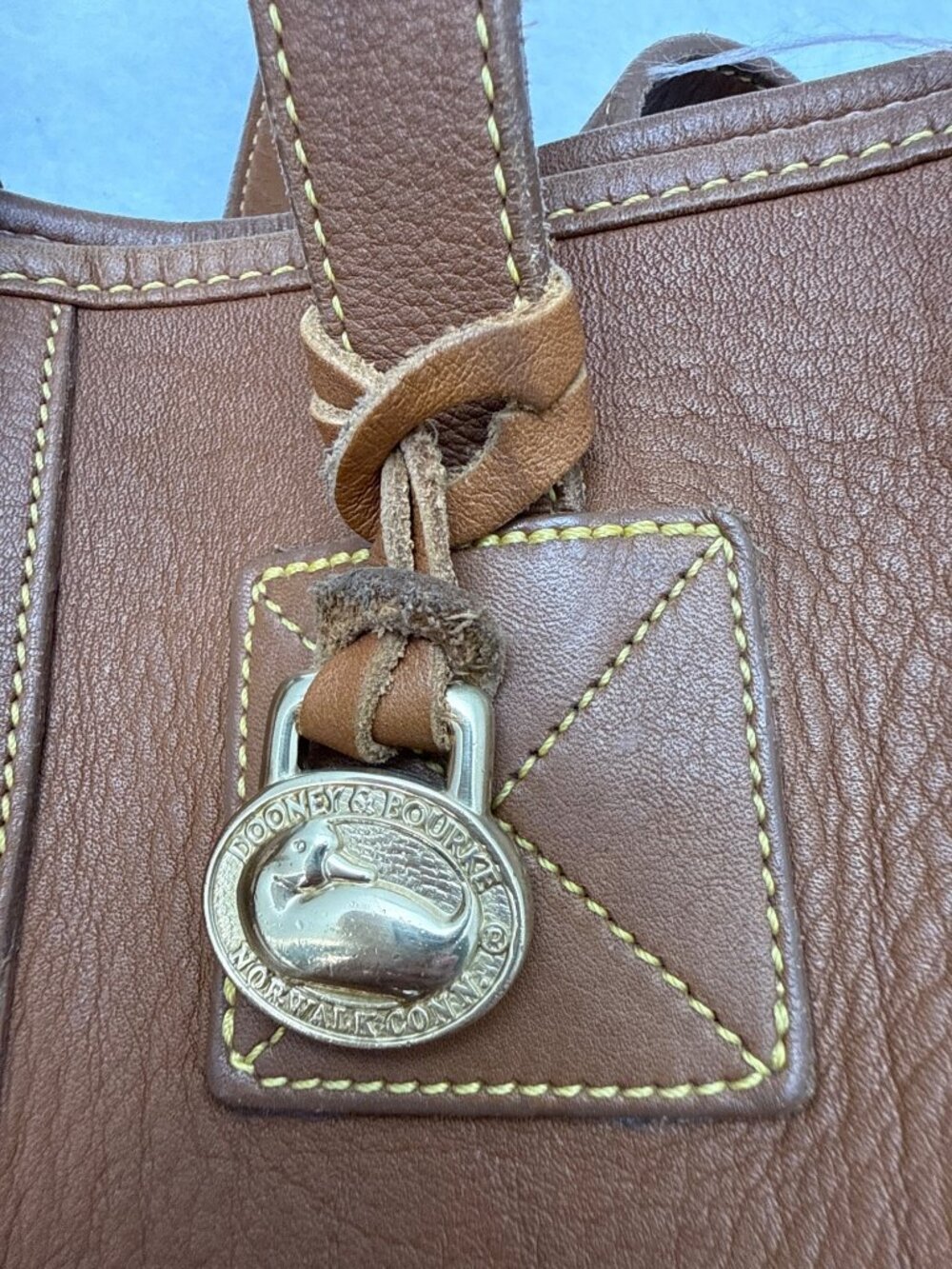 Dooney & Bourke Vintage AWL Tan Leather Bucket Tote Bag USA-Made - Picture 3 of 16